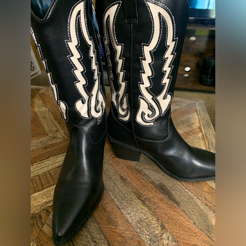 Billini Norva boots black/ bone women’s black size 7. Preowned - Picture 5 of 6